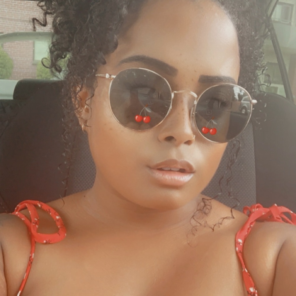 Meet your Posher, Jael